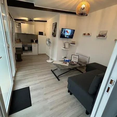 2-4 Personnes, Proche Paris, 1 Min Du Rer A, Evasion Urbaine Appartement